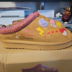 Steve Madden Brown Slippers with Pink Trim Size 2